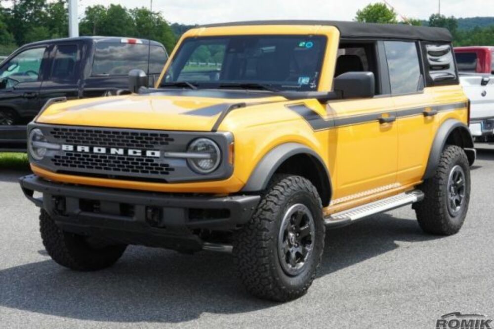 Romik® 5.5" RAL Series Silver Running Boards For 2021-2024 Ford Bronco 62388418