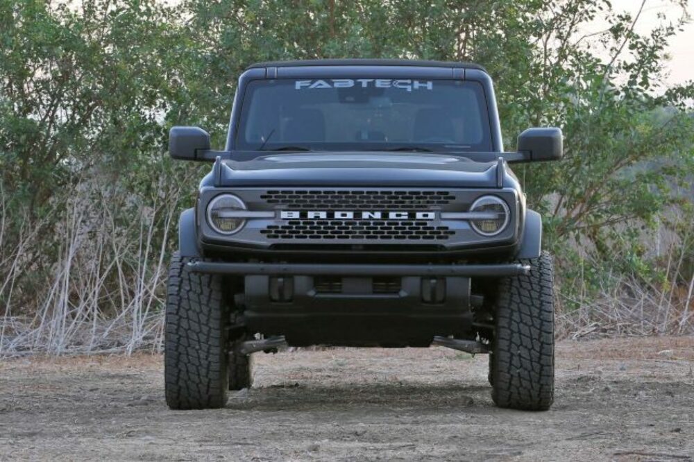 FabTech FTS22343 4″ Uniball Uca Lift Kit Front and Rear Shock Spacers Fits 2021 - 2023 Ford Bronco