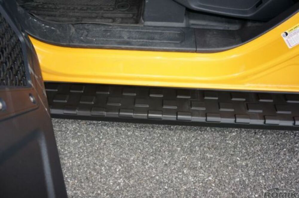 Romik® 5.5" REC Series Black Running Boards with Black Trim For 2021-2023 Ford Bronco 52388419